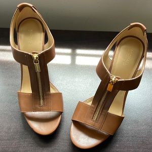 Michael Kors heels brown leather size 9